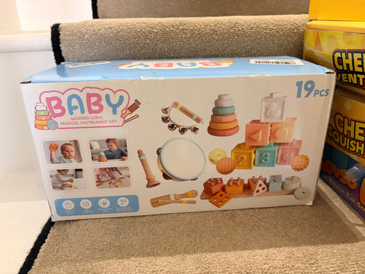 19 pieces wooden/vinyl baby sensory musical set