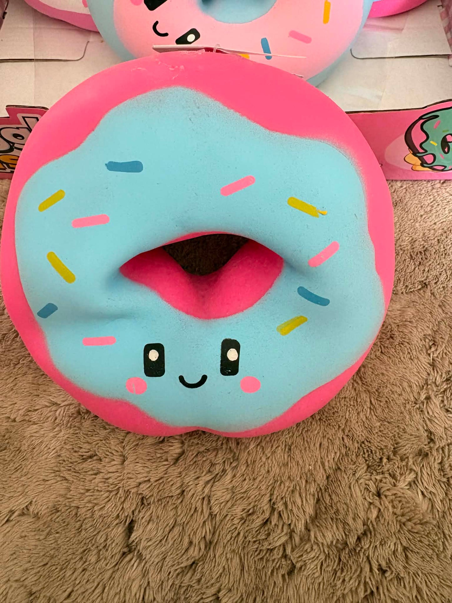 Giant squishy dohnuts