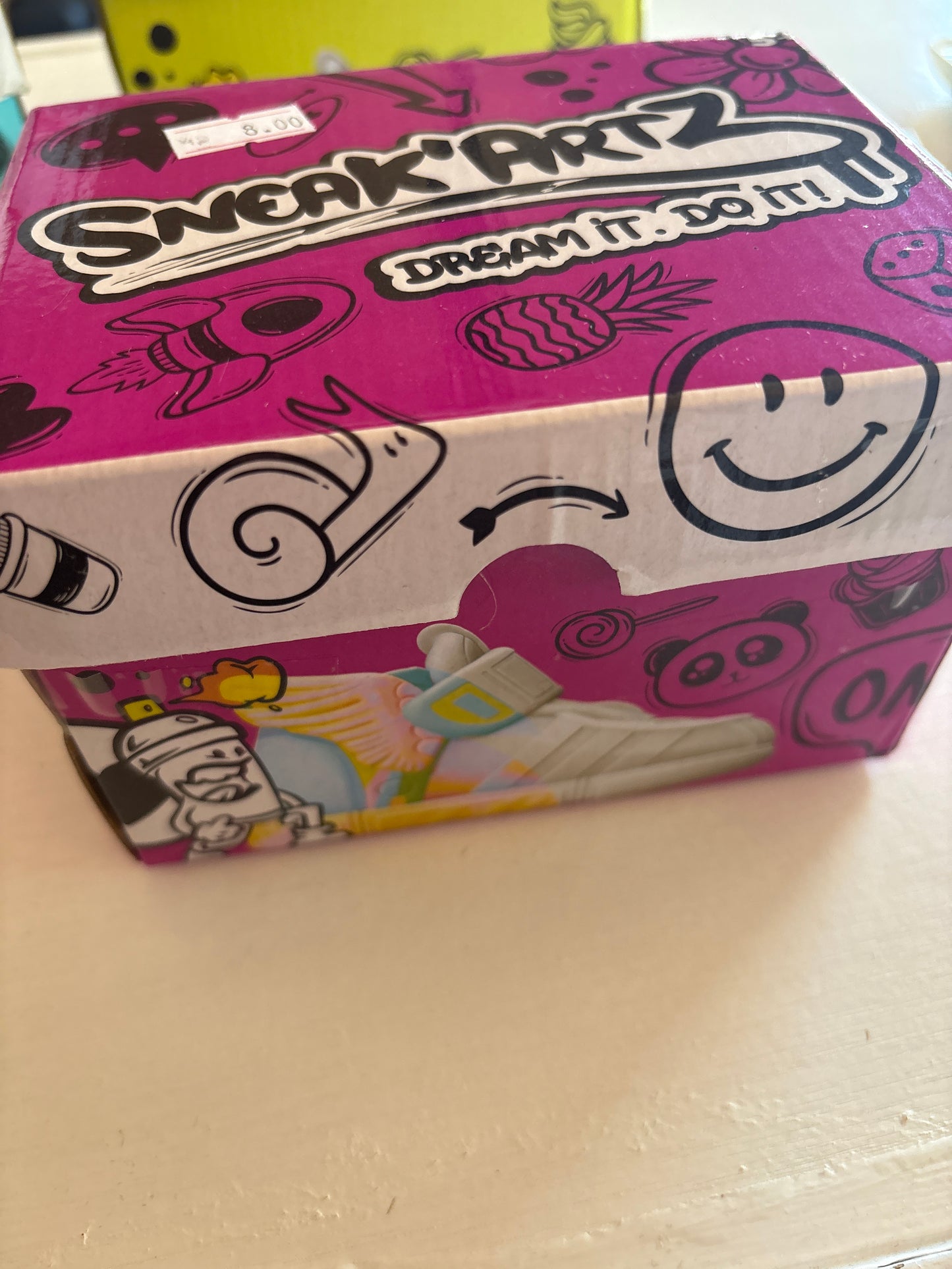 Sneak artz (colour your own trainer)