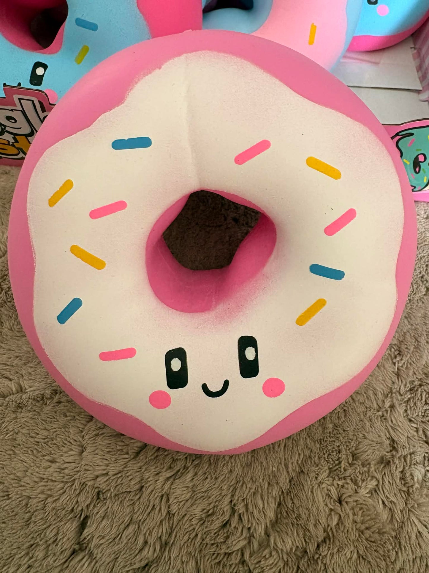 Giant squishy dohnuts