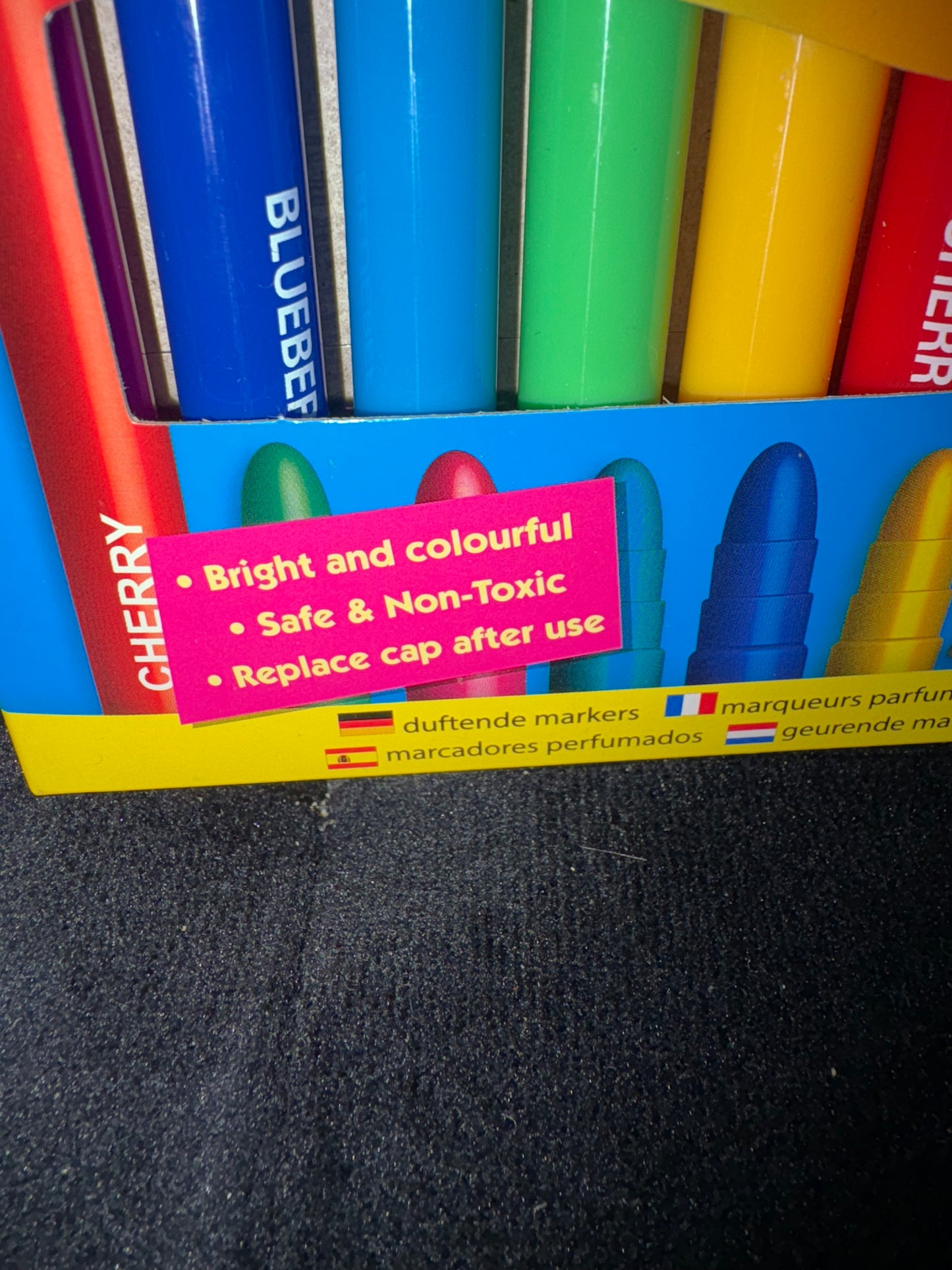 Pack of 8 scented markers