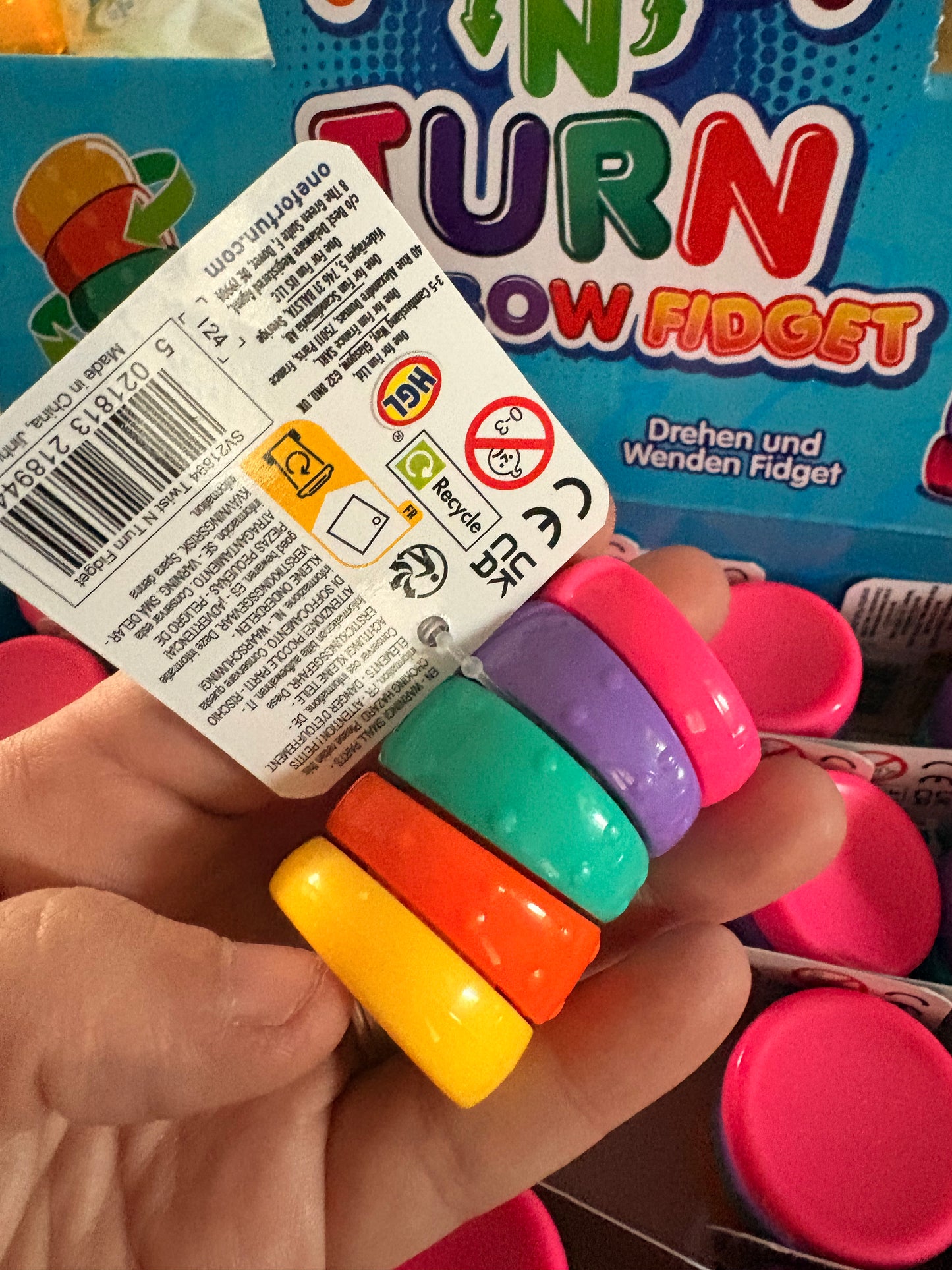 Twist N turn fidget toy