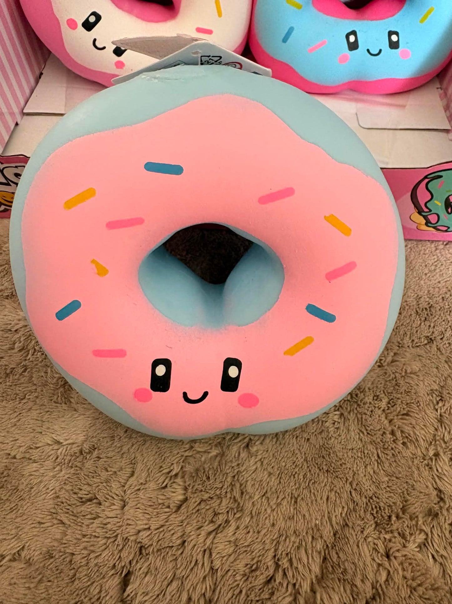 Giant squishy dohnuts